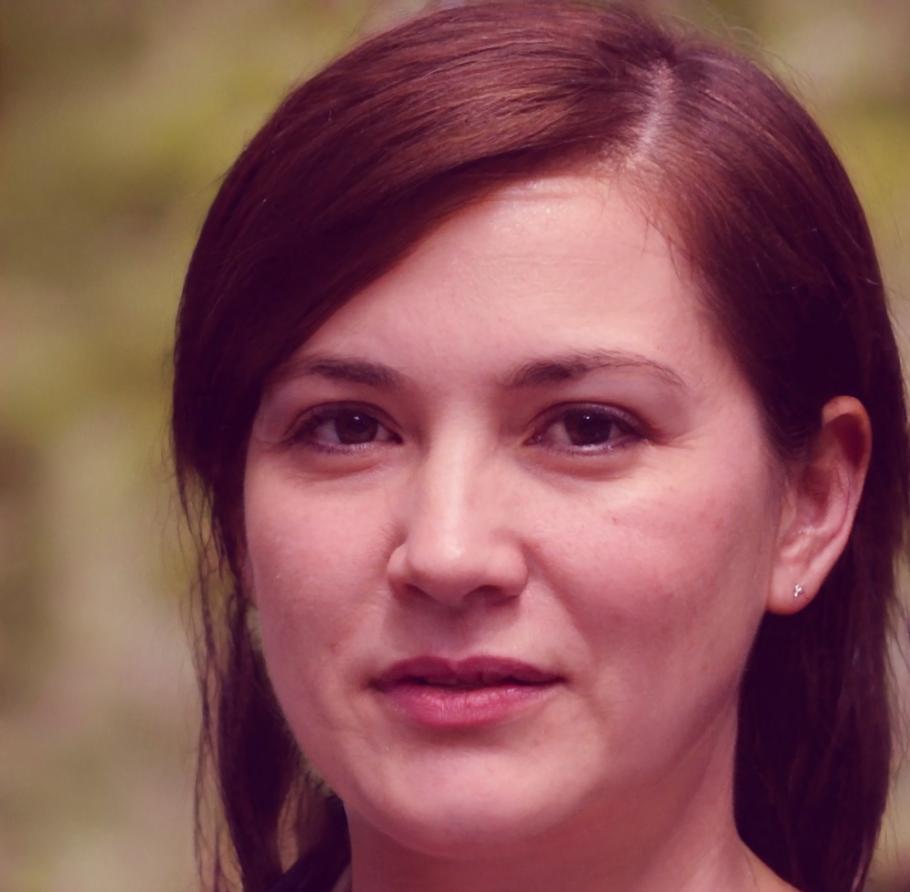 Studente che applica metodologia di investimento